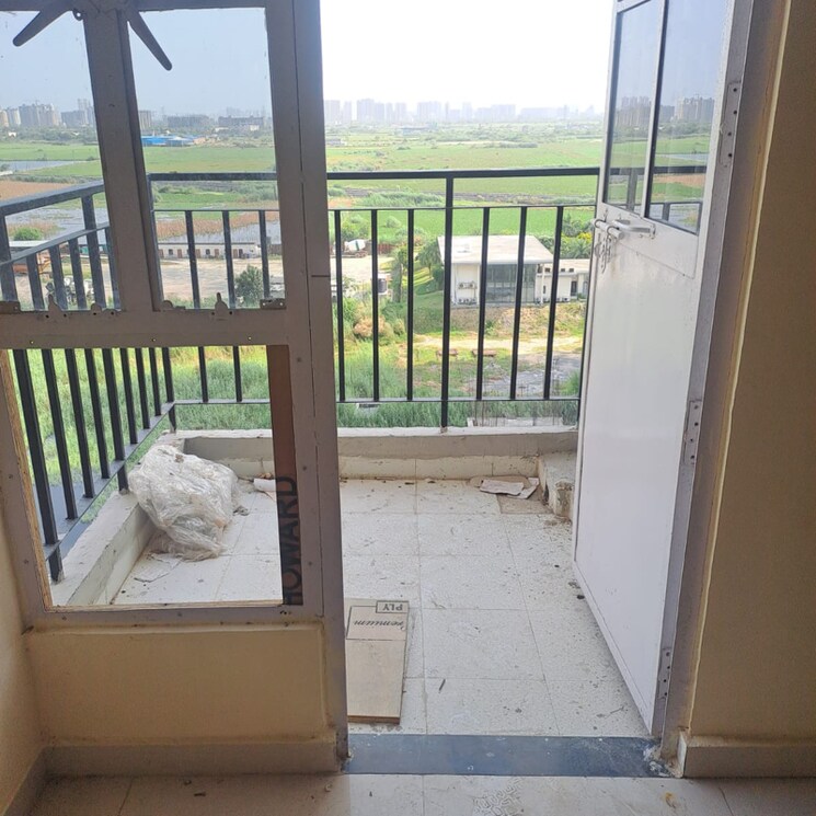 Balcony, signature-global-solera-2 2 Bedroom 565 Sq.Ft. Apartment In Dharampur Gurgaon 7909003