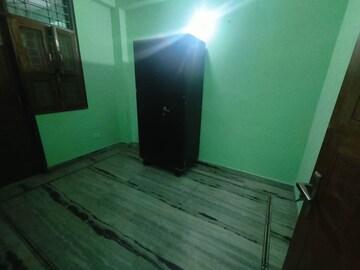Room in 2 BHK Builder Floor at Ansal Sushant Lok I, Sector 43 – for Rent