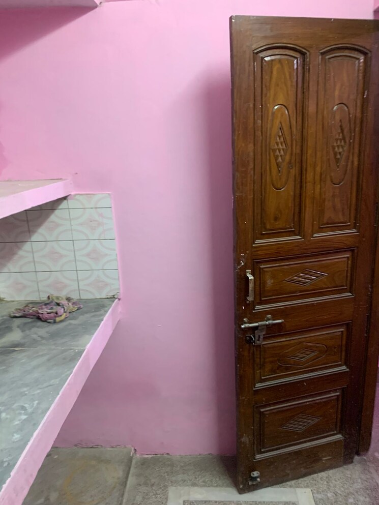 Master Bedroom, keshav-dham-rajendra-nagr 4 Bedroom 407 Sq.Mt. Villa In Rajendra Nagar Ghaziabad 7909210