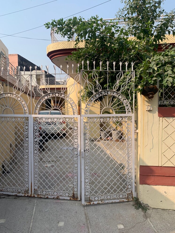 Exterior View, keshav-dham-rajendra-nagr 4 Bedroom 407 Sq.Mt. Villa In Rajendra Nagar Ghaziabad 7909210