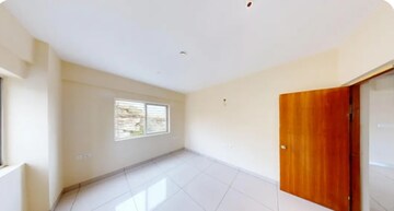Room in 3 BHK Apartment at Hara Vijaya Heights, Kanakapura Road – for Sale