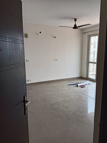 Room in 3 BHK Apartment at BPTP Park Prime, Sector 66 – for Sale