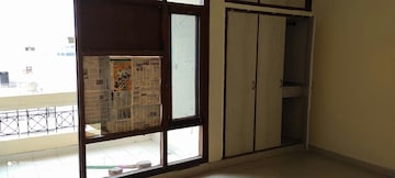 Room in 3 BHK Apartment at Vip Road – for Rent