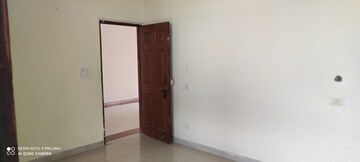 Room in 3 BHK Apartment at Vip Road – for Rent