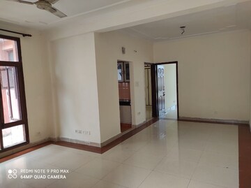 Room in 3 BHK Apartment at Vip Road – for Rent