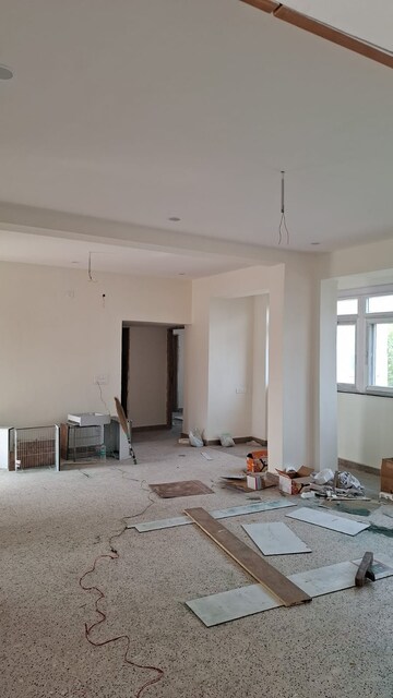Living Room in 3 BHK Apartment at Sector 29 – for Rent