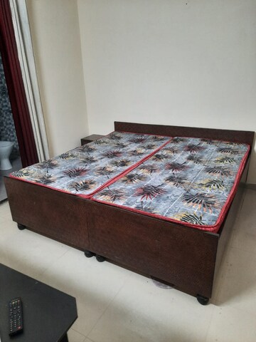 Bedroom in 3 BHK Apartment at Vip Road – for Rent