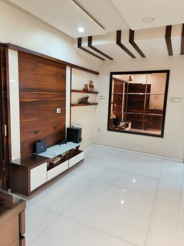 Room in 1 BHK Apartment at Krishna Residency Malad West, Malad West – for Rent