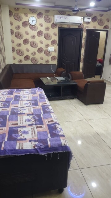 Living Room in 3 BHK Builder Floor at Chahak Plaza, Shakti Khand – for Rent