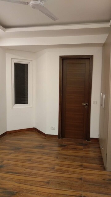 Room in 3 BHK Builder Floor at Uday Park – for Rent