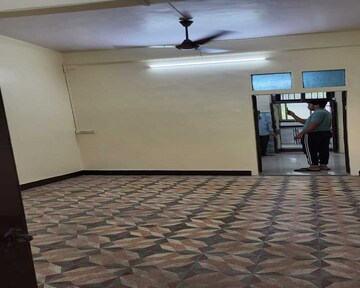 Room in 1 BHK Apartment at Parel – for Rent
