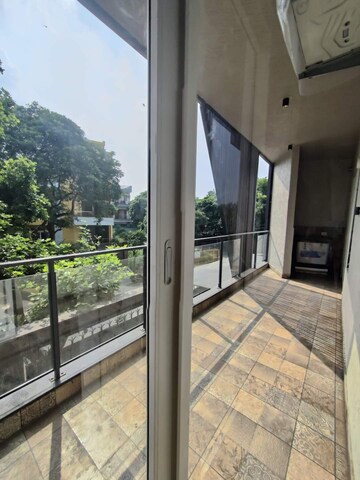 Balcony in 1 RK Builder Floor at Sector 24 – for Rent