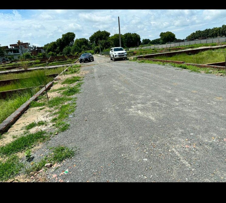 Garden, babatpur  2500 Sq.Ft. Plot In Babatpur Varanasi 7909456