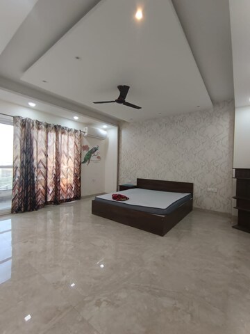Living Room in 4 BHK Builder Floor at Sector 42 – for Rent