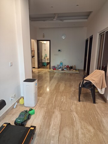 Room in 3.5 BHK Apartment at Ansal API Esencia, Sector 67 – for Rent
