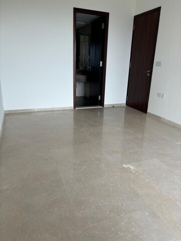 Room in 3 BHK Apartment at Lokhandwala Minerva Mahalaxmi, Mahalaxmi – for Sale