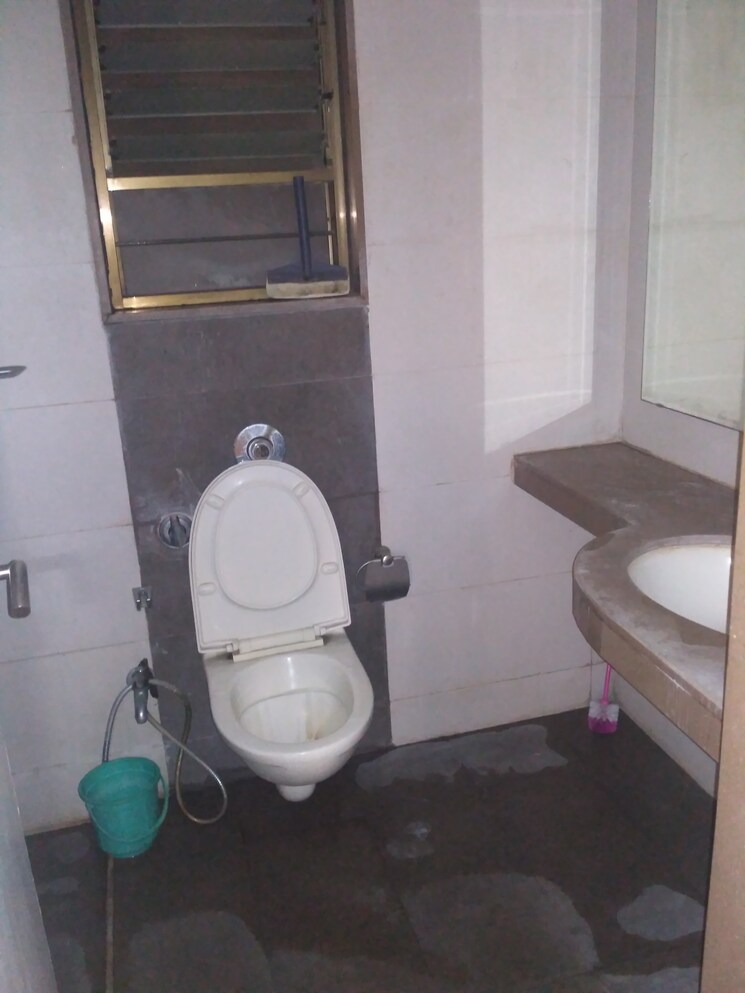 Bathroom, kool-homes-arena 2 Bedroom 950 Sq.Ft. Apartment In Balewadi Pune 7909587