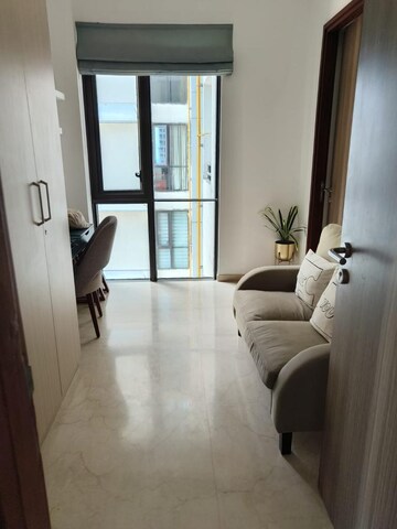 Room in 3 BHK Apartment at Lodha Parkside, Worli – for Sale