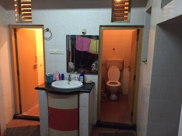 Kitchen in 2 BHK Builder Floor at Mahalakshmipuram – for Rent