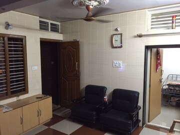 Living Room in 2 BHK Builder Floor at Mahalakshmipuram – for Rent