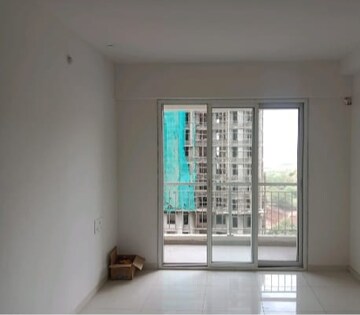 Room in 1 BHK Apartment at Runwal Eirene, Balkum Pada – for Rent