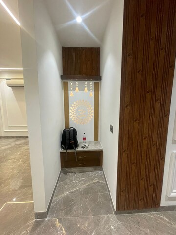 Building Lobby in 3.5 BHK Builder Floor at Sector 57 – for Sale