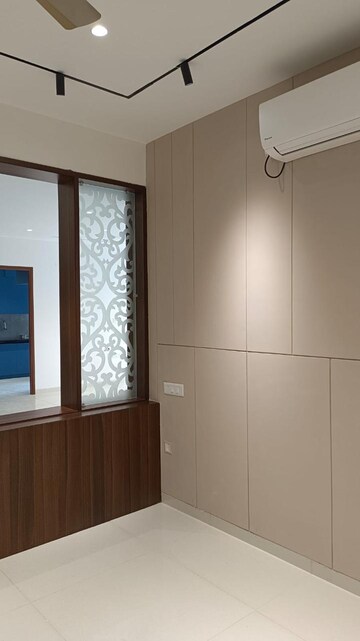 Room in 3 BHK Apartment at Prestige Tranquil, Kokapet – for Rent
