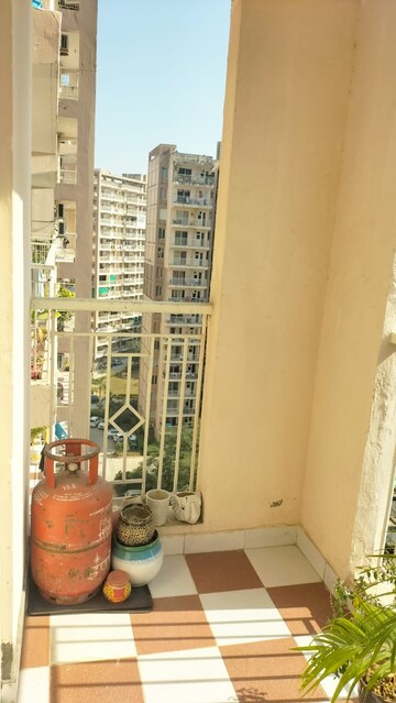 Living Room in 2 BHK Apartment at Shree Vardhman Green Court, Sector 90 – for Sale