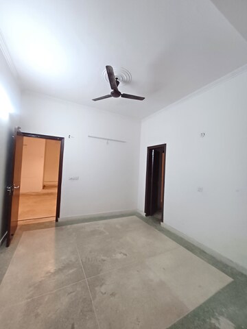Room in 2.5 BHK Independent House at Ansal Plaza Sector-23, Palam Vihar – for Rent