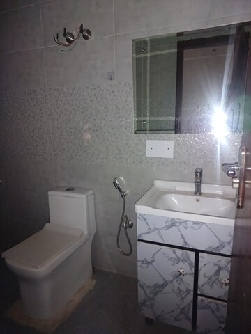 Bathroom in 2.5 BHK Independent House at Ansal Plaza Sector-23, Palam Vihar – for Rent