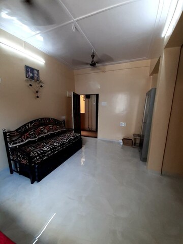 1 RK Apartment For Rent in Colaba