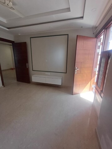 Room in 2 BHK Apartment at Panchkula Urban Estate – for Sale