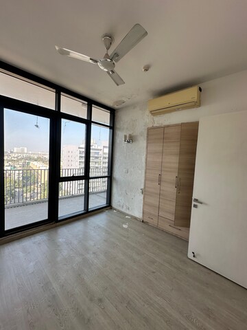 Room in 6+ BHK Independent House at Ansal Sushant Floors, Sushant Lok ii – for Sale