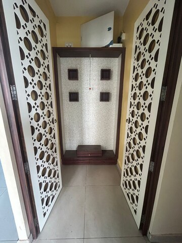 Building Lobby in 3 BHK Apartment at Amanora Future Towers, Hadapsar – for Rent