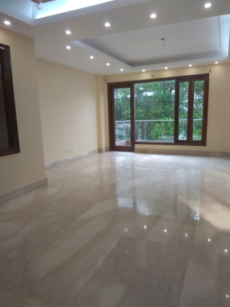 Room, new friends colony 6+ Bedroom 500 Sq.Yd. Independent House In New Friends Colony Delhi 7910310