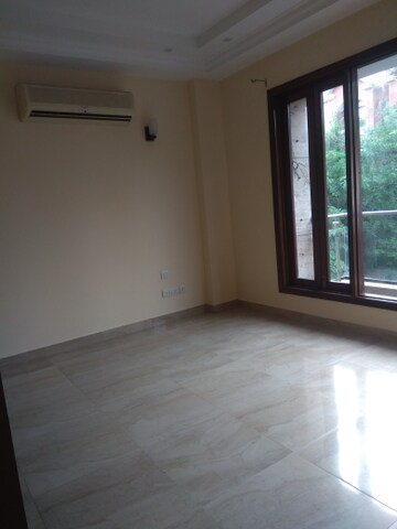 Room in 6+ BHK Independent House at New Friends Colony – for Sale