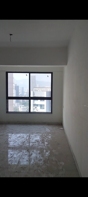 Room in 2 BHK Apartment at Mulund East – for Rent