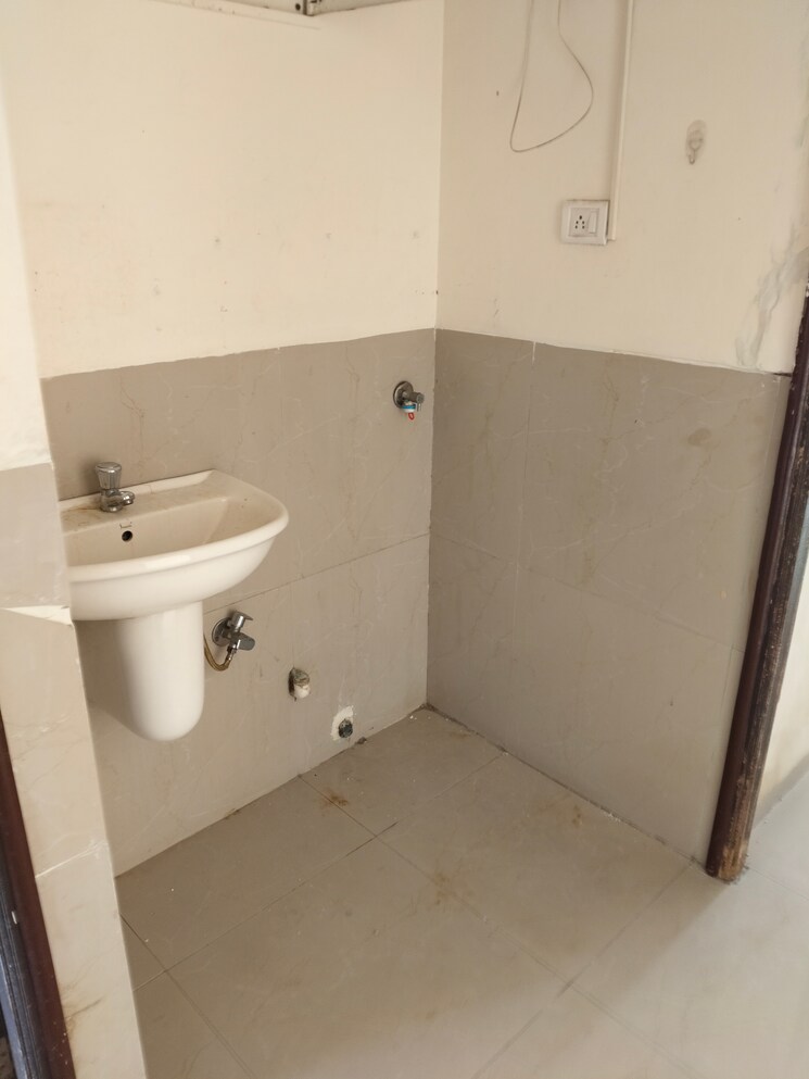 Bathroom, neeljeet-siddhivinayak-chs 3 Bedroom 1850 Sq.Ft. Apartment In Kharghar Sector 20 Navi Mumbai 7910477