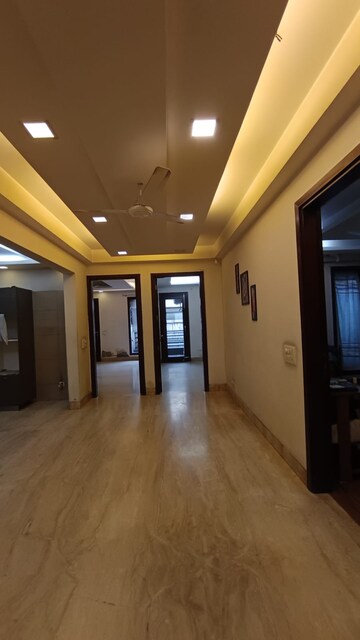 Master Bedroom in 4 BHK Builder Floor at Panchsheel Enclave – for Rent