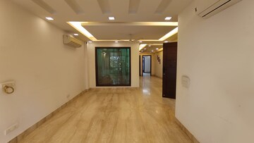Room in 4 BHK Builder Floor at Panchsheel Enclave – for Rent