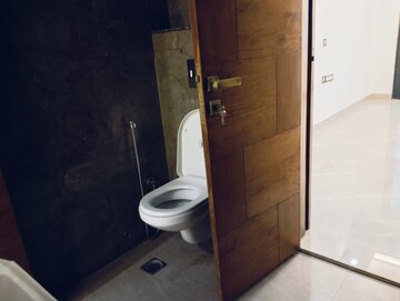 Attached Bathroom in 4 BHK Apartment at Sector 57 – for Rent