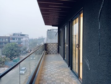 Balcony in 4 BHK Apartment at Sector 57 – for Rent