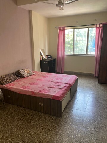 Bedroom in 1 BHK Apartment at Vile Parle East – for Rent