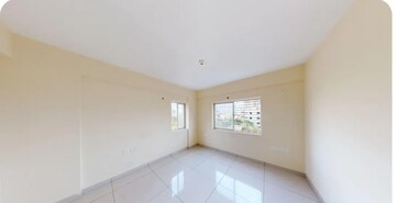 Room in 4 BHK Apartment at Hara Vijaya Heights, Kanakapura Road – for Sale
