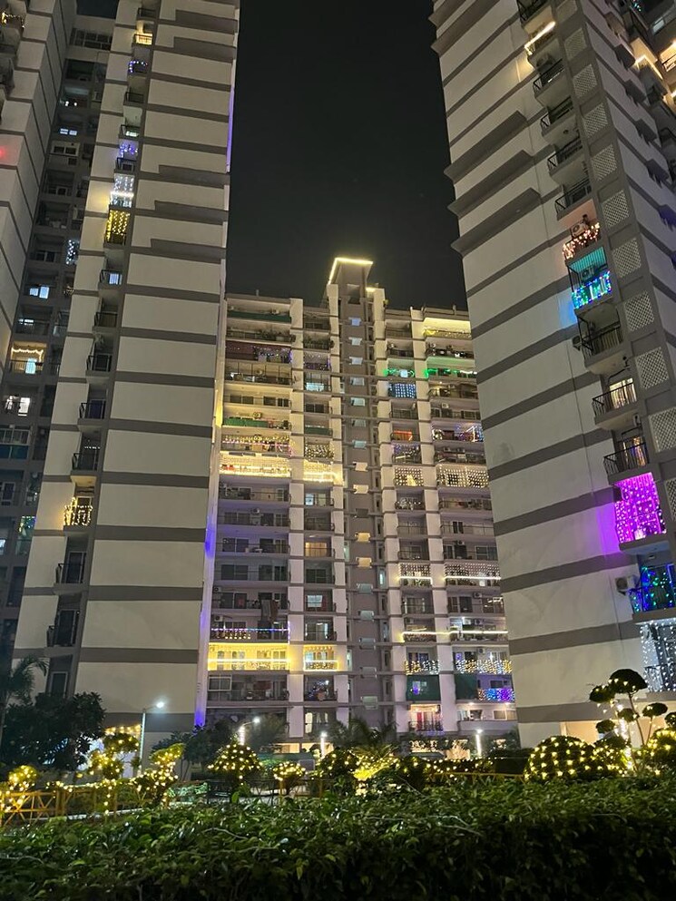 Exterior View, griha-pravesh 3 Bedroom 1971 Sq.Ft. Apartment In Sector 77 Noida 7910367