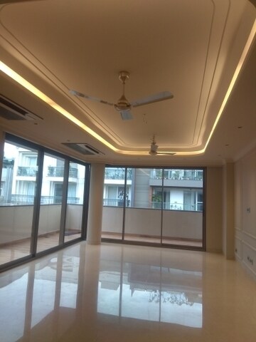 Building Lobby in 6+ BHK Independent House at Maharani Bagh – for Sale