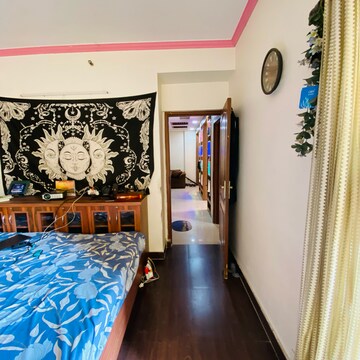 Bedroom in 2 BHK Apartment at Aims Golf Avenue I, Sector 75 – for Rent