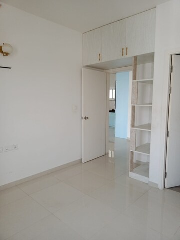 Room in 3 BHK Apartment at Rohan Upavan, Hennur – for Rent