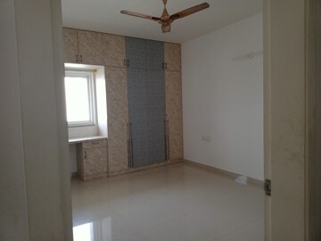 Room in 3 BHK Apartment at Rohan Upavan, Hennur – for Rent
