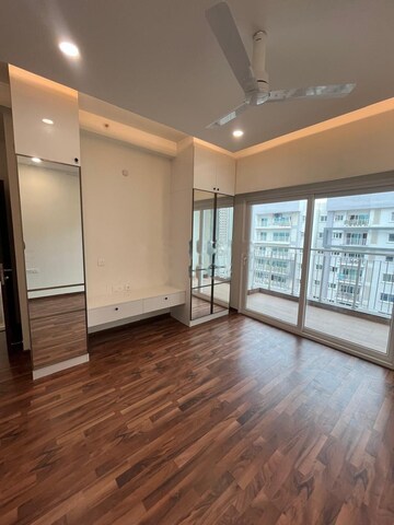 Room in 3 BHK Apartment at Mantri Webcity, Hennur – for Rent